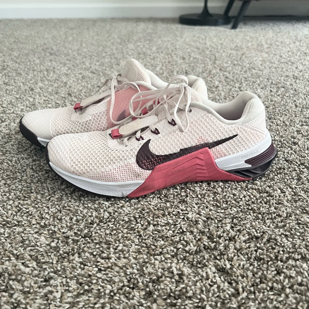Size 9 Nike Metcon 7s